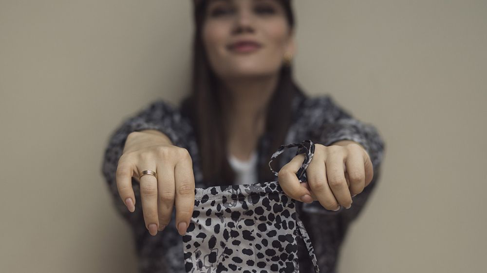 Плащ, который собирается в мешок