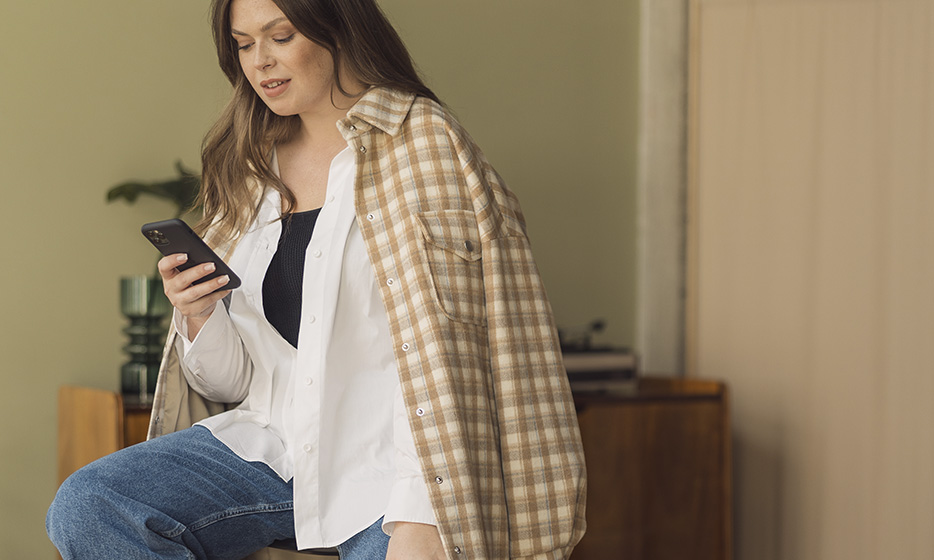 Остаёмся на связи и дарим призы